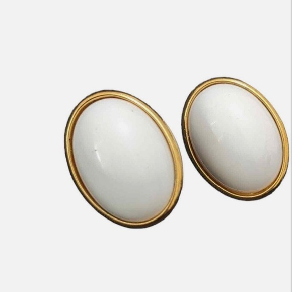 Vintage Trifari Gold and White Oval Earrings - Picture 1 of 3